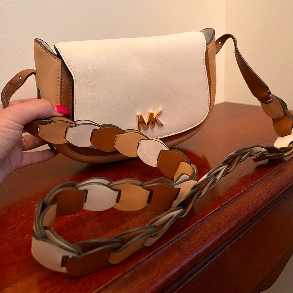 Michael Kors tan purse
